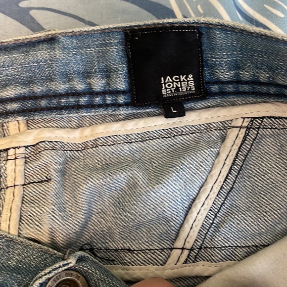 Jack and Jones shorts size large - Picture 2 of 3